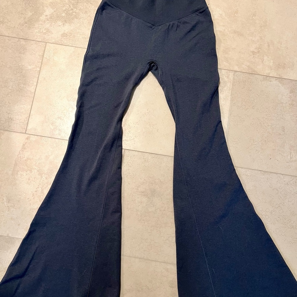 BuffBunny Charcoal Gray Flare Leggings